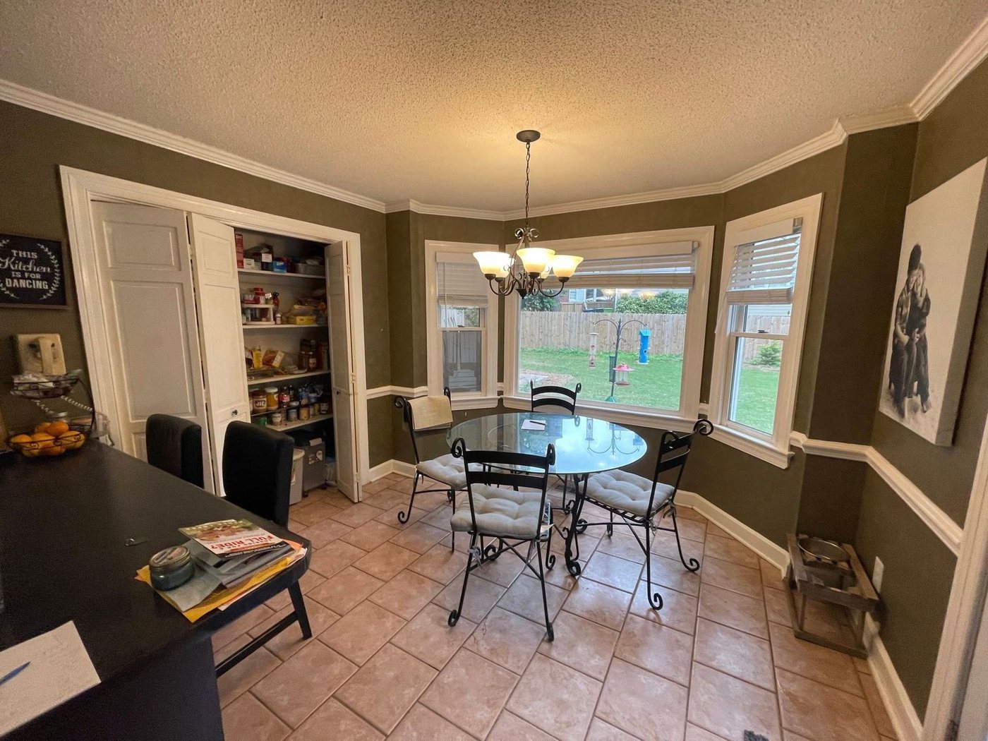 The bay-window dining nook before the remodel